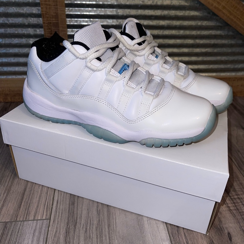 Jordan 11 women